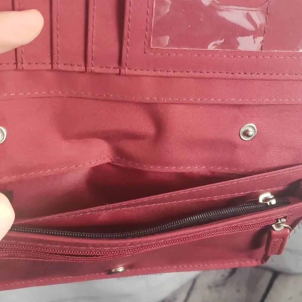 Safe Keeper's Red Wallet - Picture 4 of 4